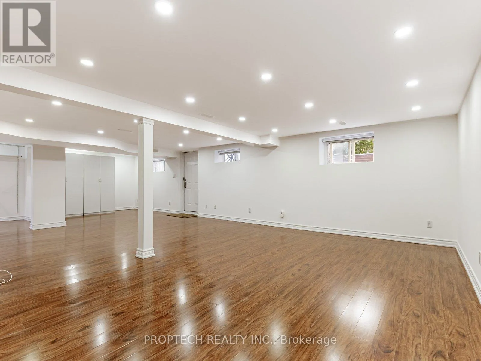 16 SHAUNAVON HEIGHTS CRESCENT