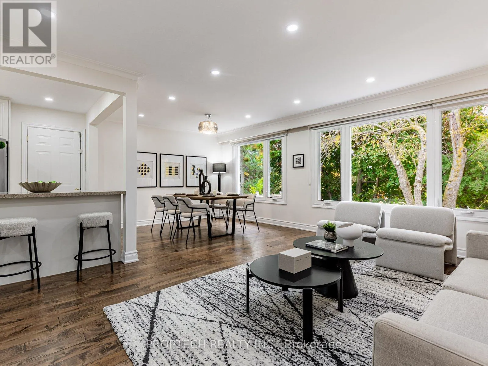 16 SHAUNAVON HEIGHTS CRESCENT