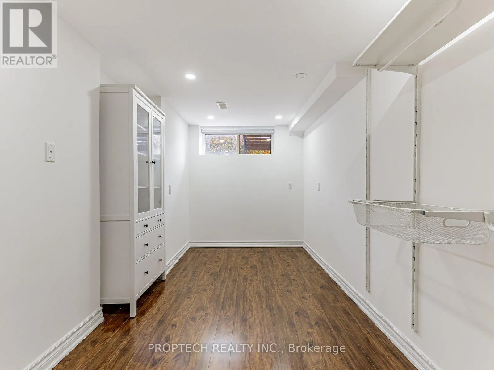 16 SHAUNAVON HEIGHTS CRESCENT