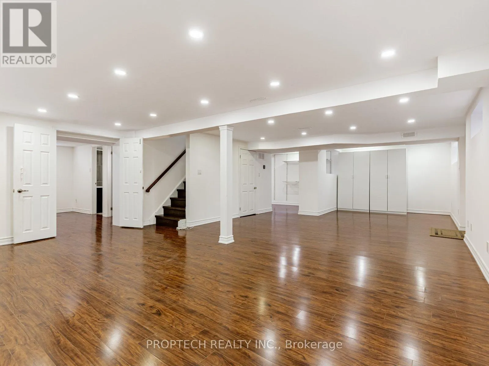 16 SHAUNAVON HEIGHTS CRESCENT