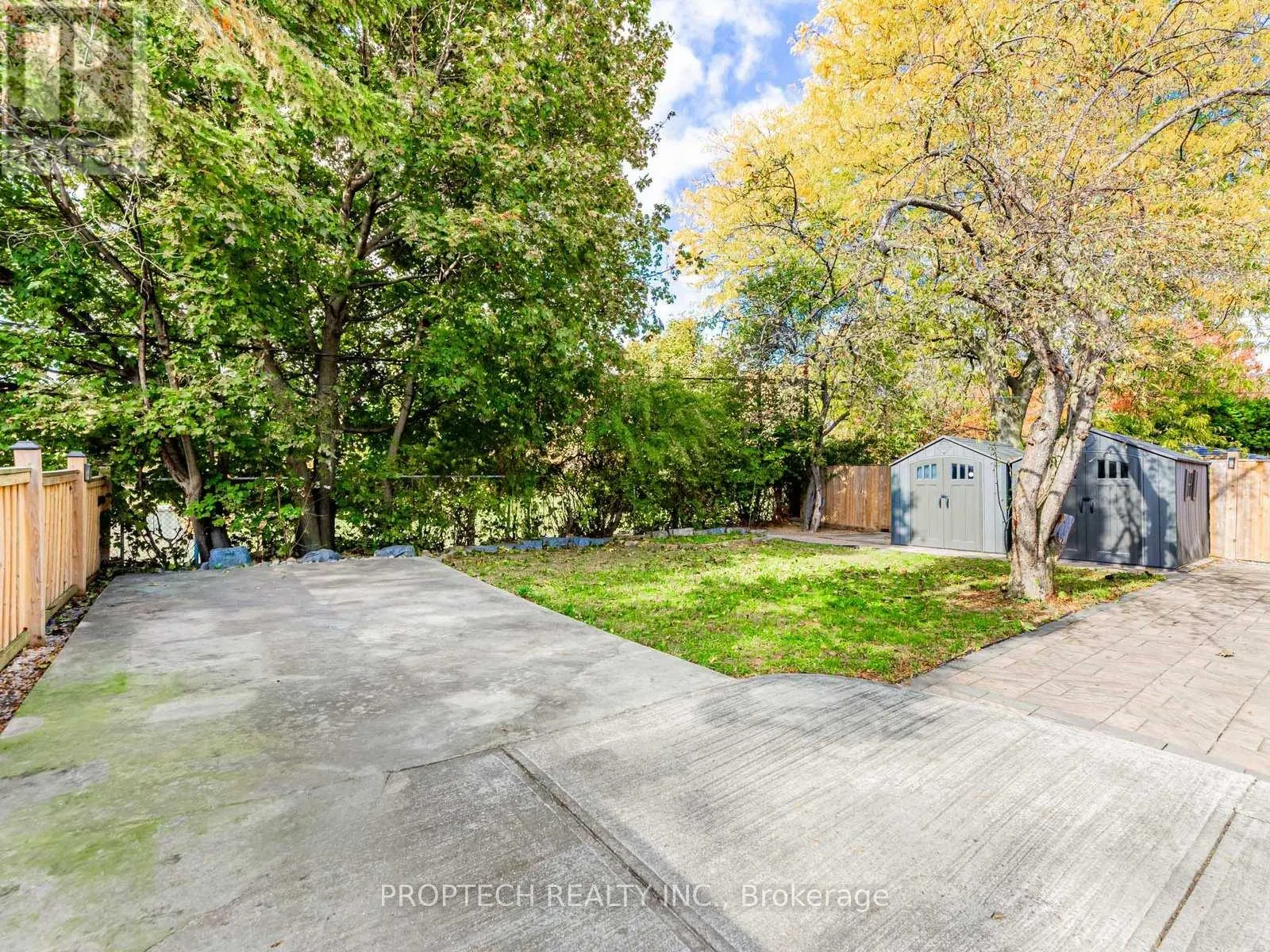 16 SHAUNAVON HEIGHTS CRESCENT