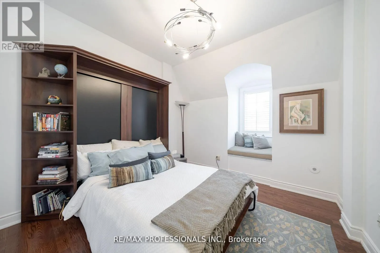 205 - 1111 AVENUE ROAD