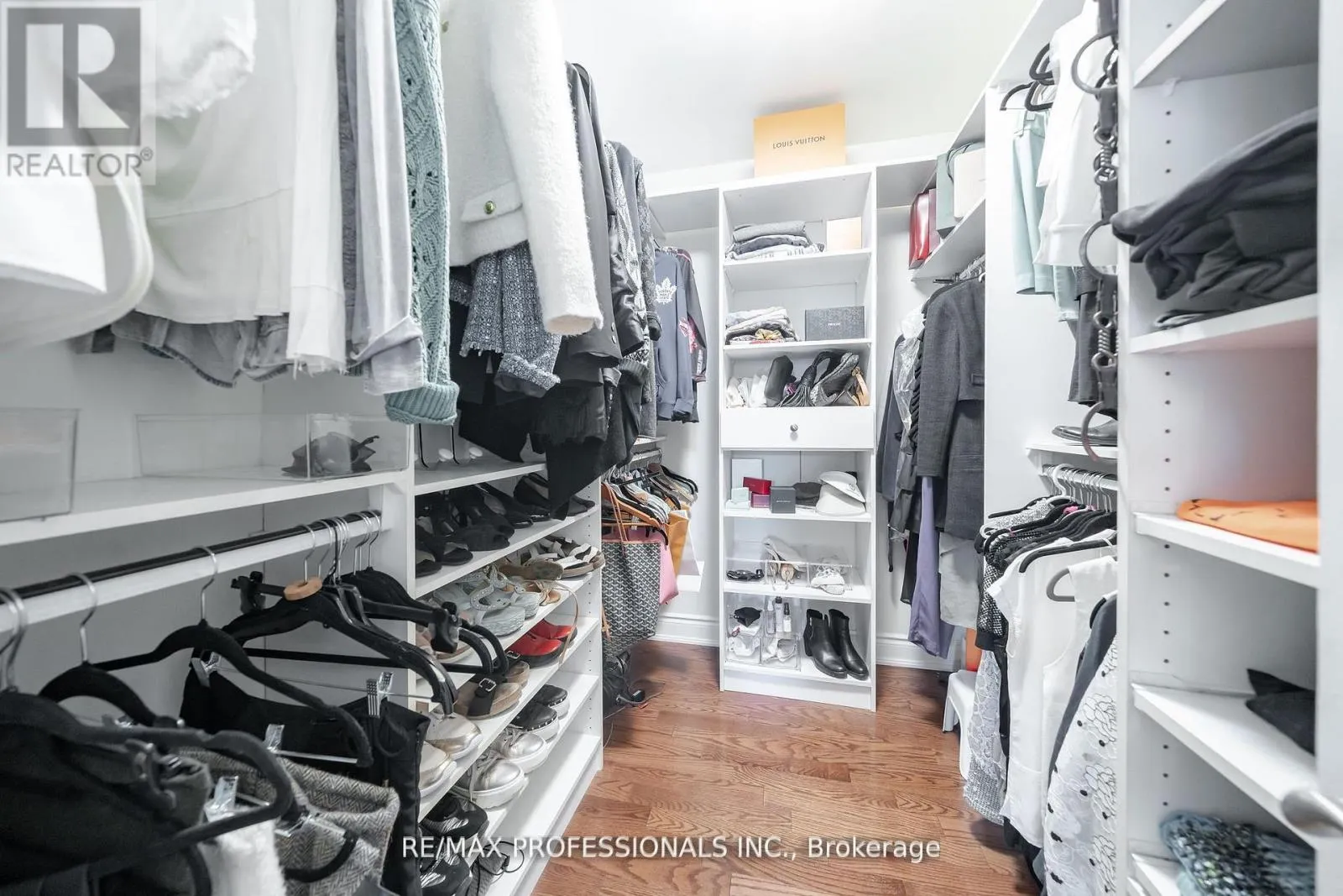 205 - 1111 AVENUE ROAD