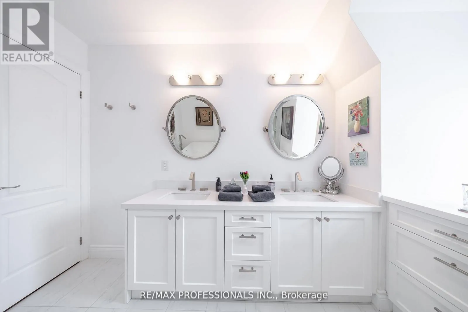 205 - 1111 AVENUE ROAD