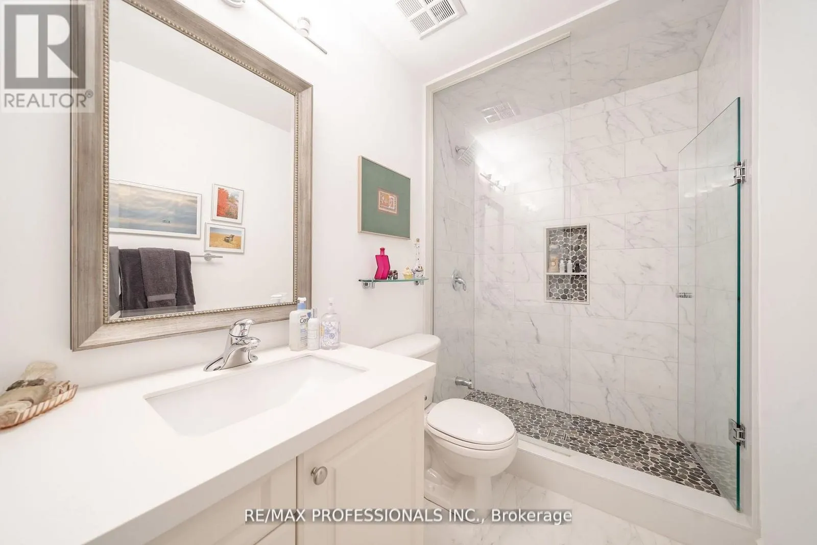 205 - 1111 AVENUE ROAD