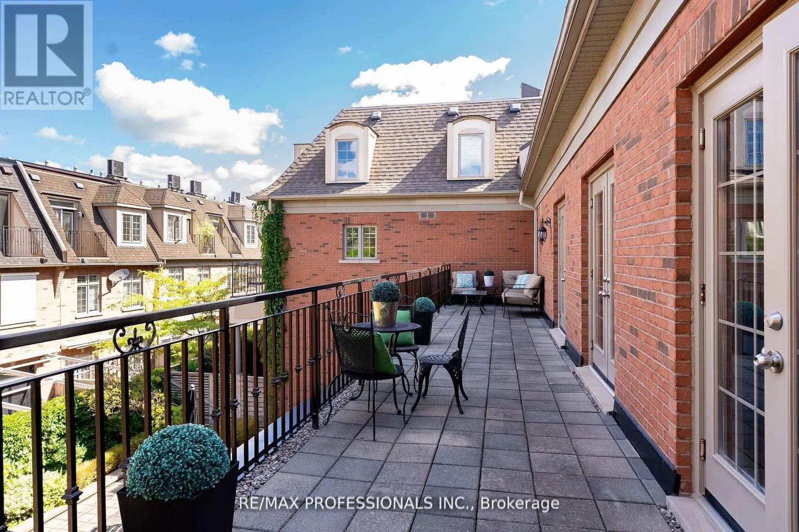 205 - 1111 AVENUE ROAD