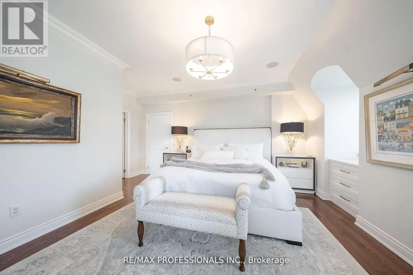 205 - 1111 AVENUE ROAD