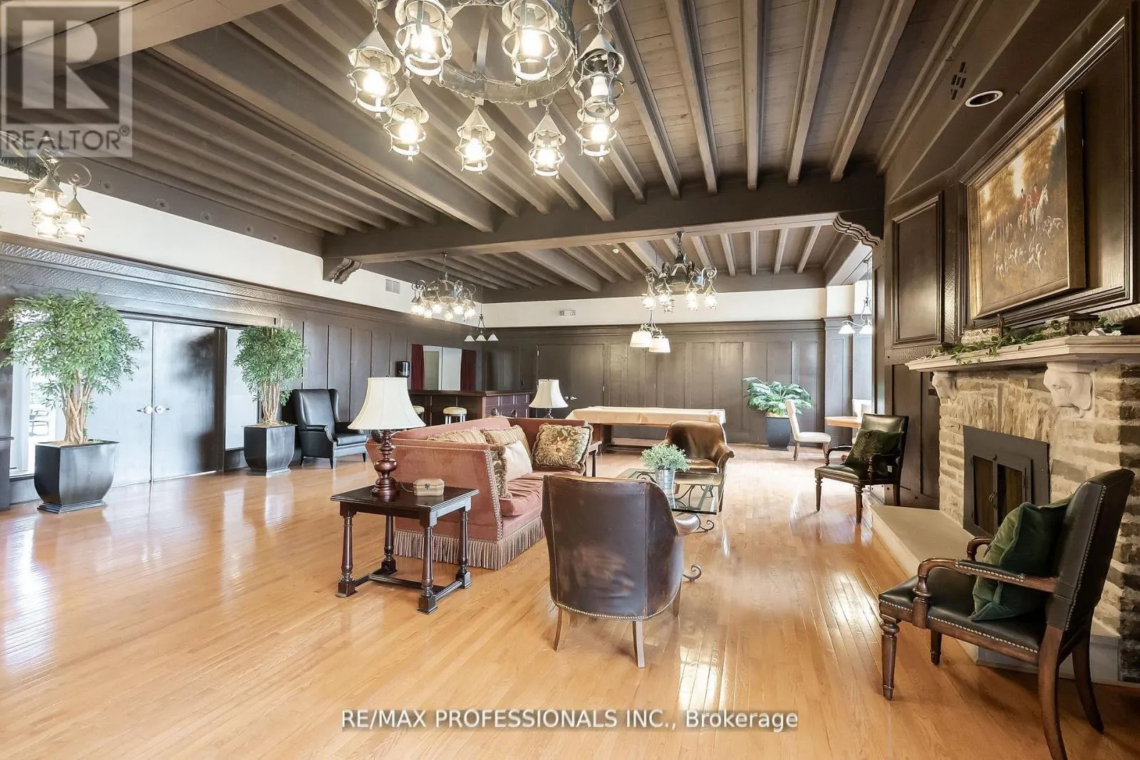 205 - 1111 AVENUE ROAD