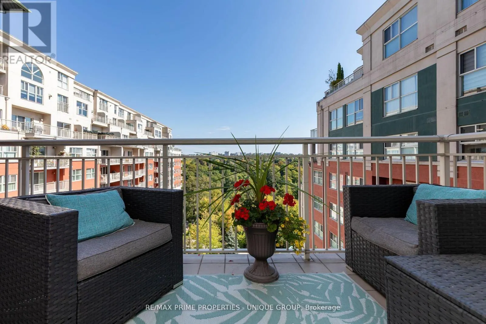 808 - 18 CONCORDE PLACE