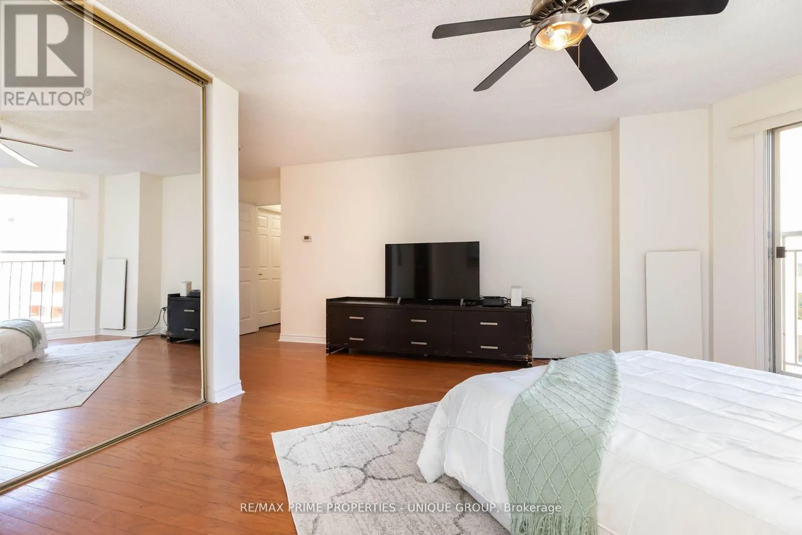 808 - 18 CONCORDE PLACE