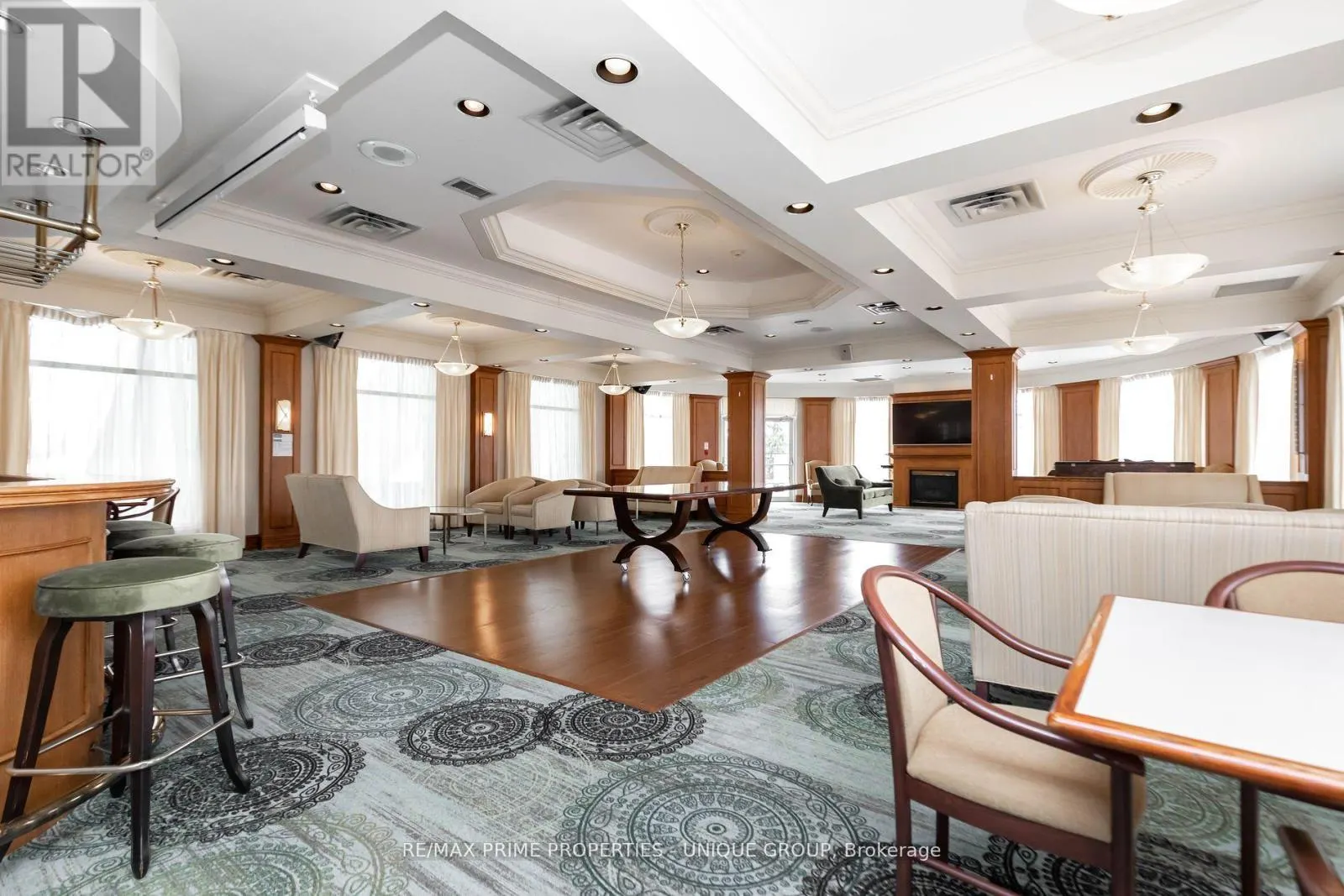 808 - 18 CONCORDE PLACE