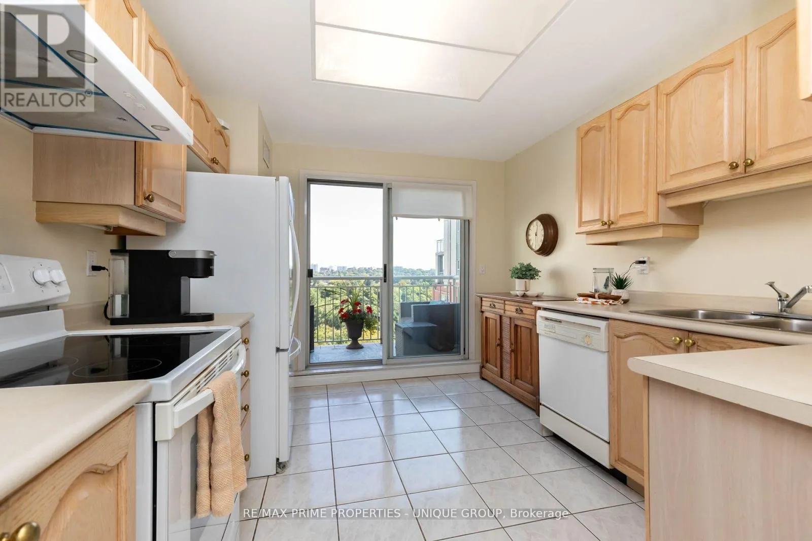 808 - 18 CONCORDE PLACE