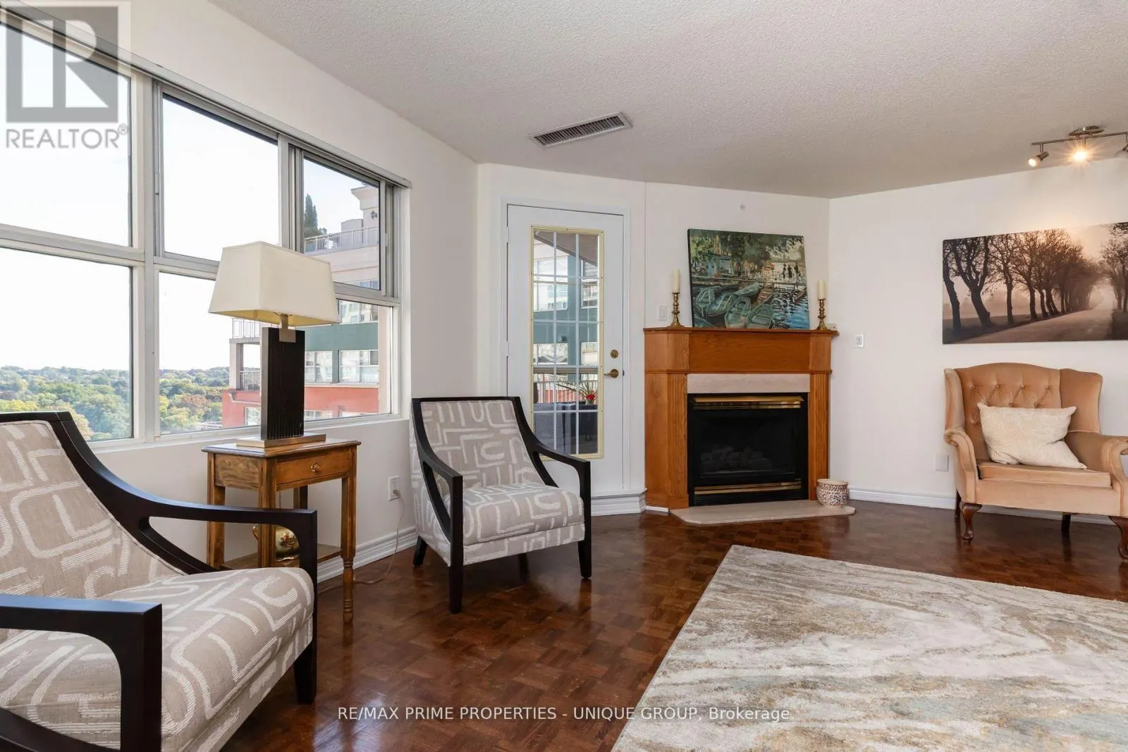 808 - 18 CONCORDE PLACE