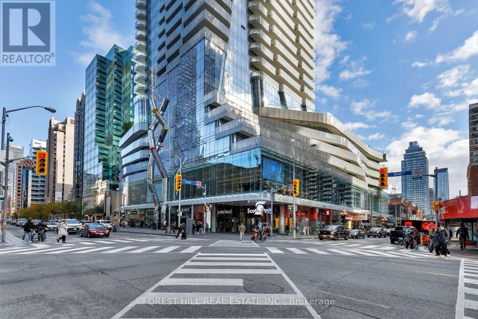 6805 - 1 BLOOR STREET E