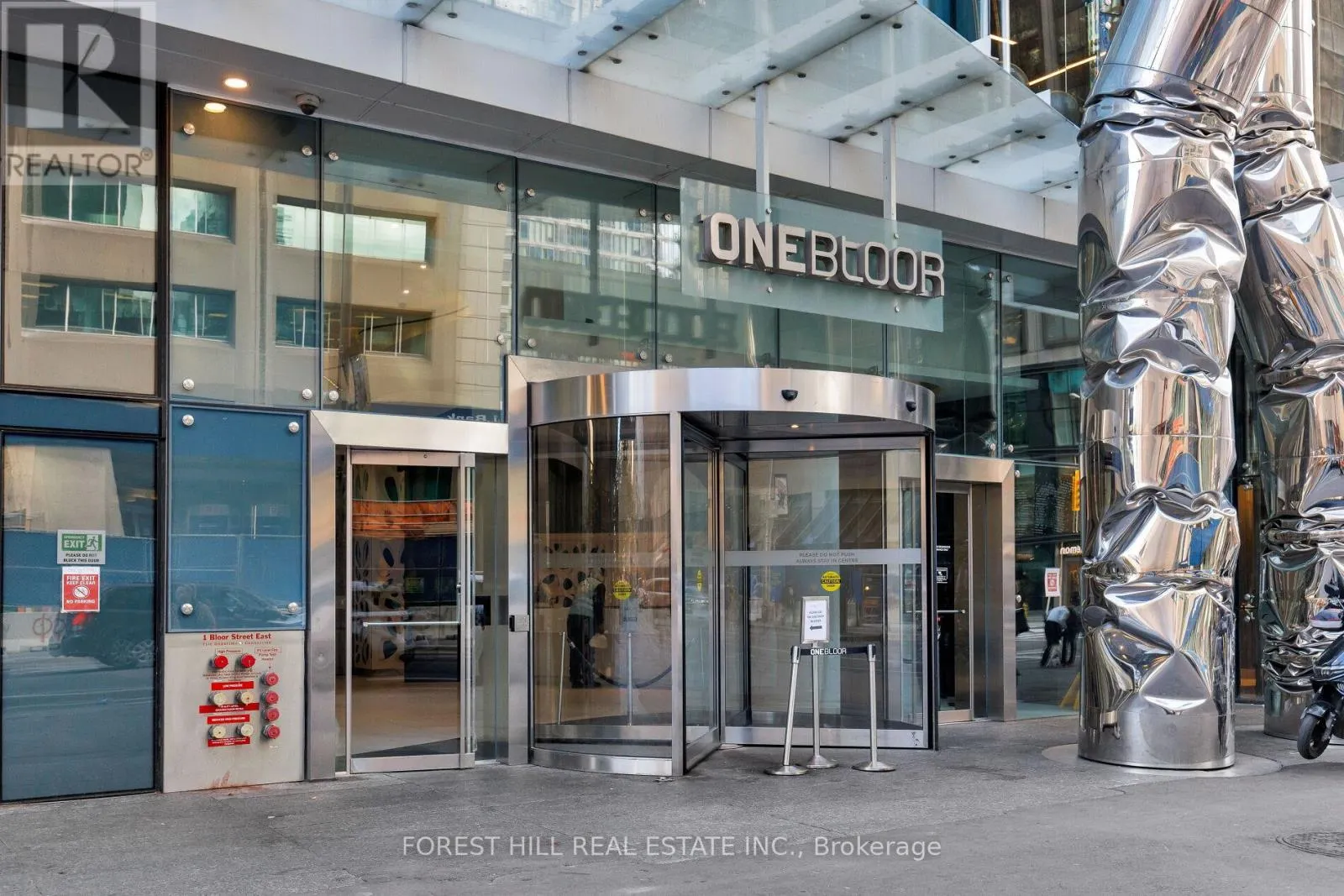 6805 - 1 BLOOR STREET E