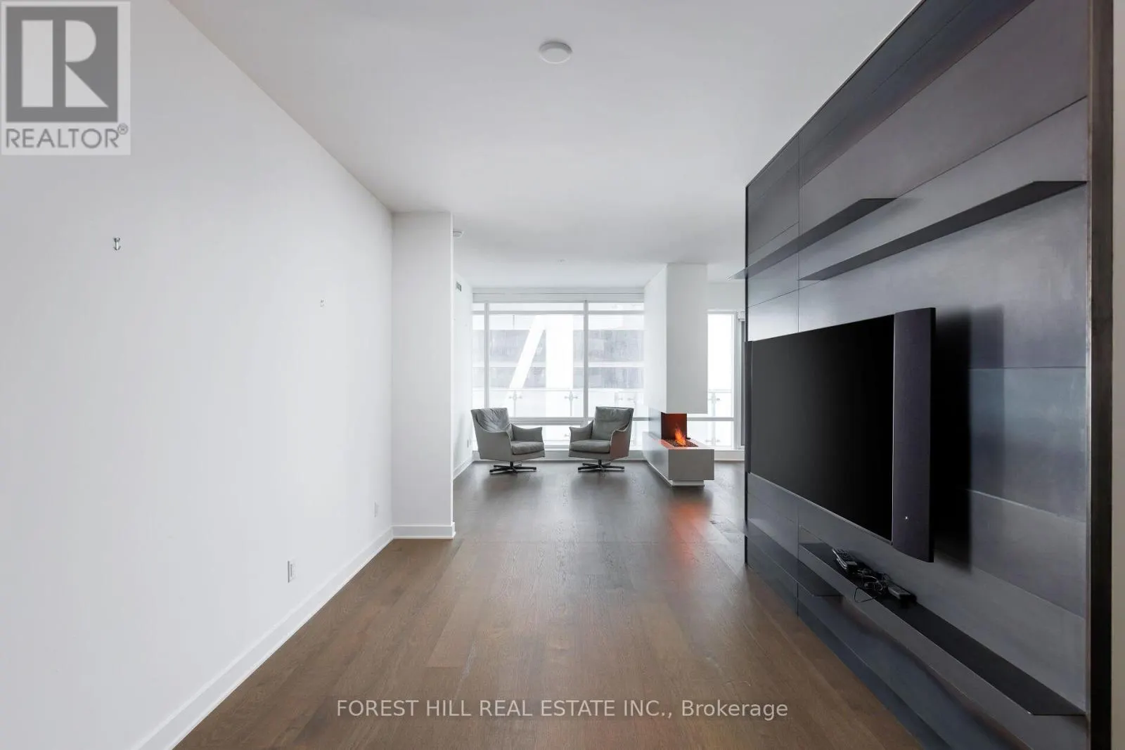 6805 - 1 BLOOR STREET E