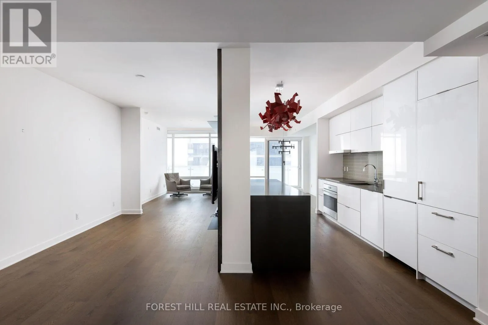 6805 - 1 BLOOR STREET E