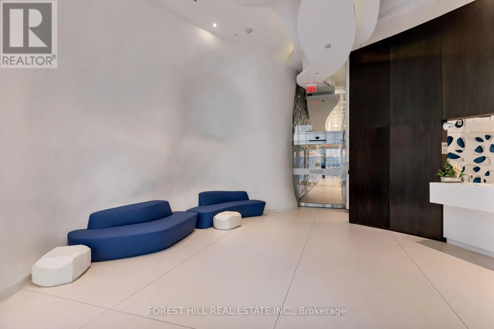 6805 - 1 BLOOR STREET E