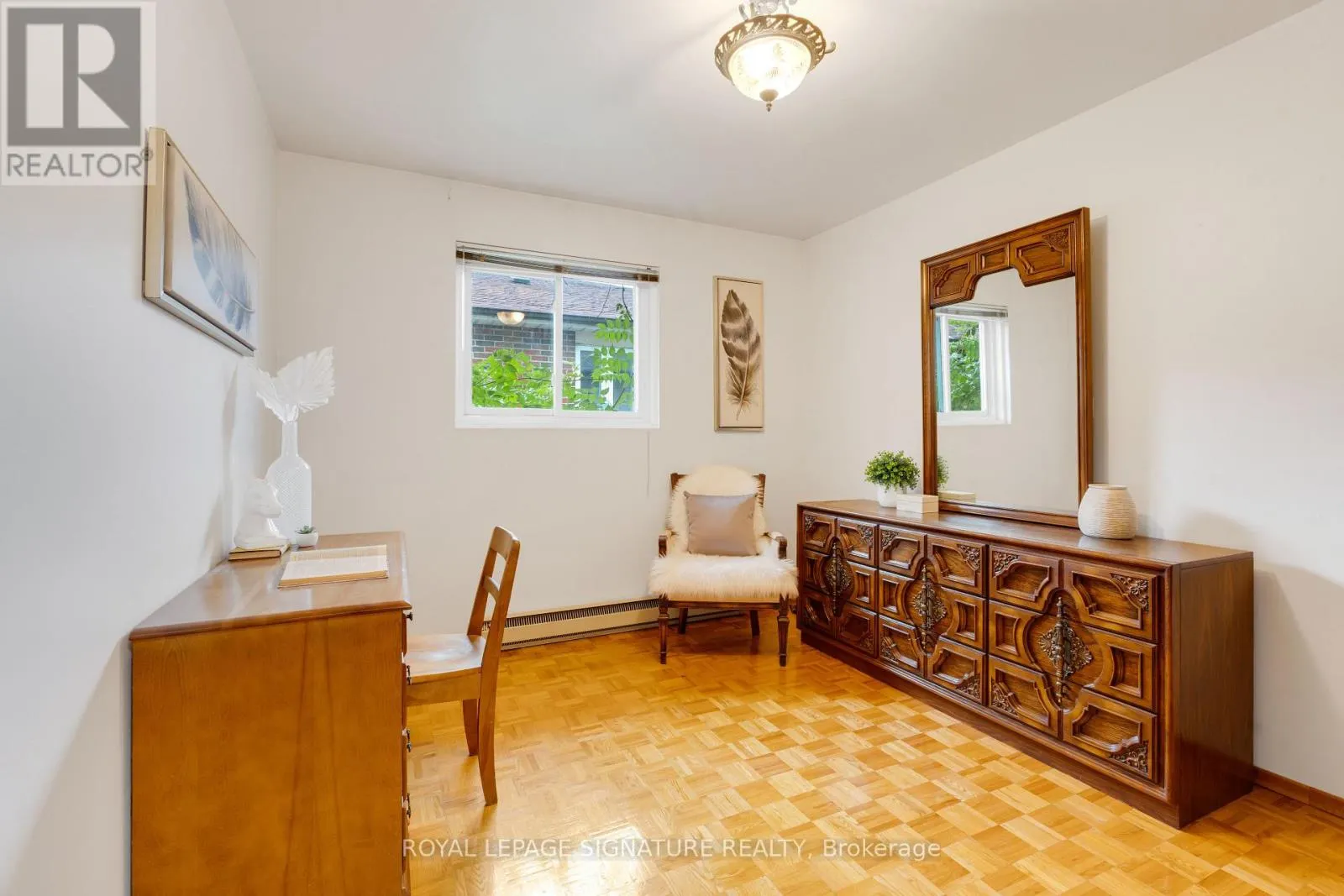 24 CHIPWOOD CRESCENT