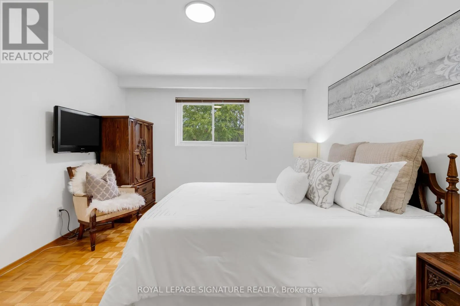 24 CHIPWOOD CRESCENT