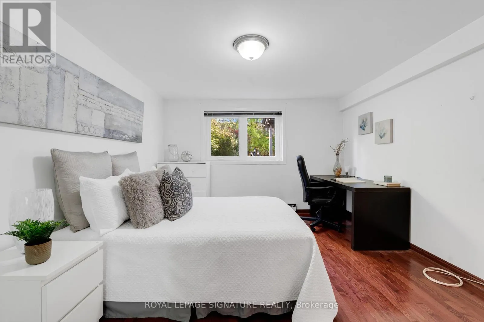 24 CHIPWOOD CRESCENT