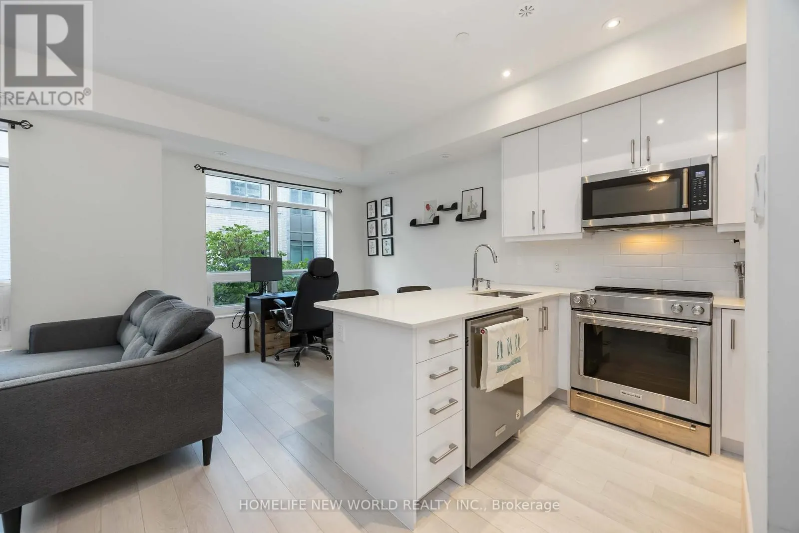 14 - 52 HOLMES AVENUE