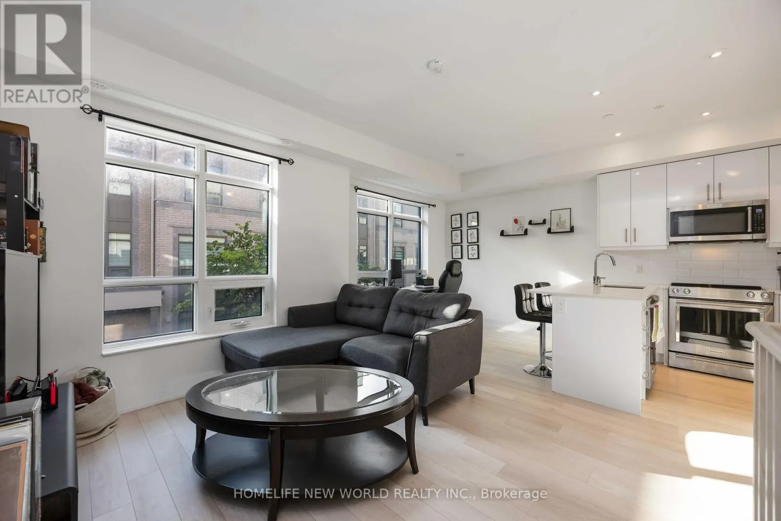 14 - 52 HOLMES AVENUE