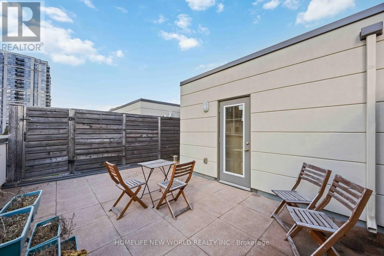 14 - 52 HOLMES AVENUE