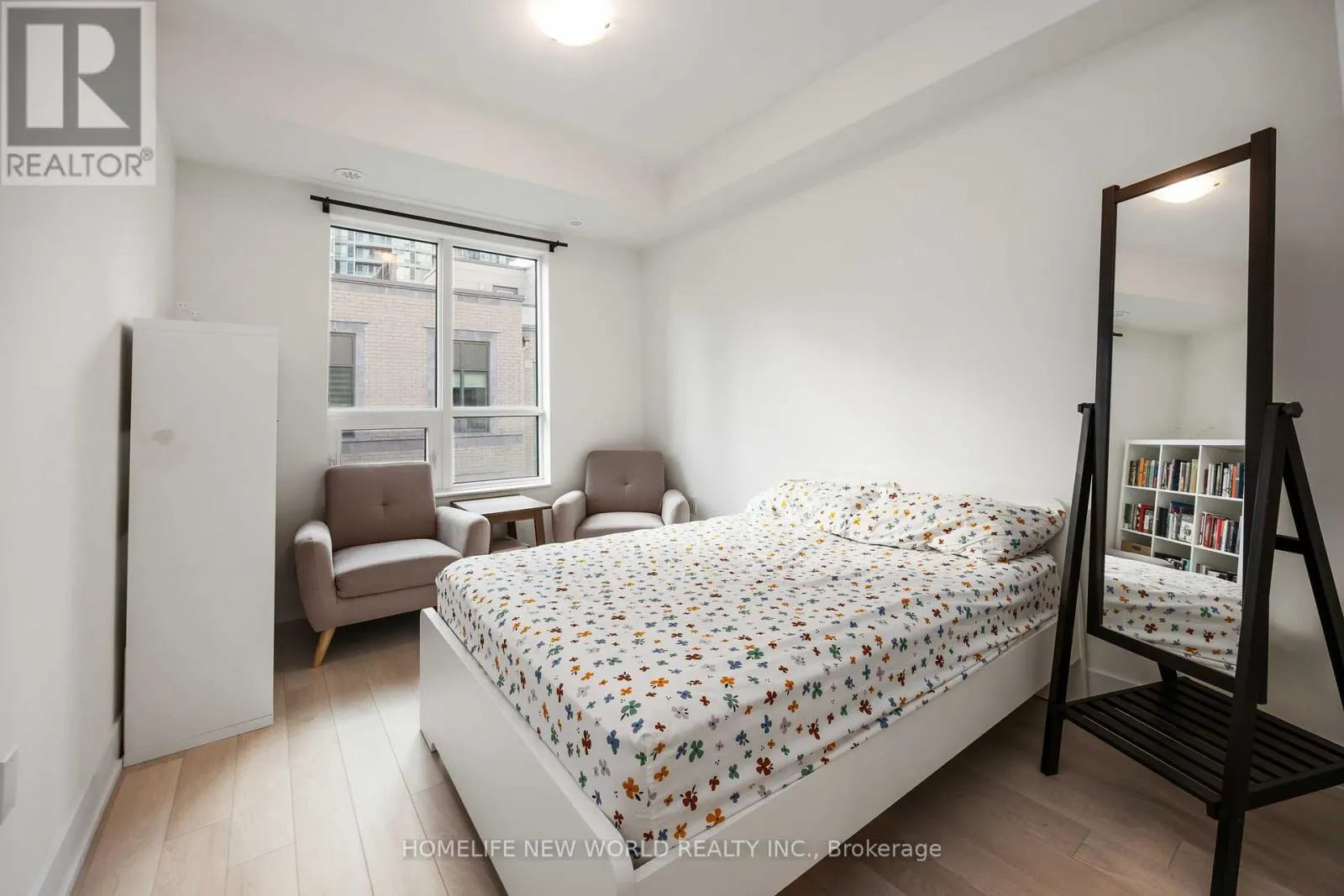 14 - 52 HOLMES AVENUE