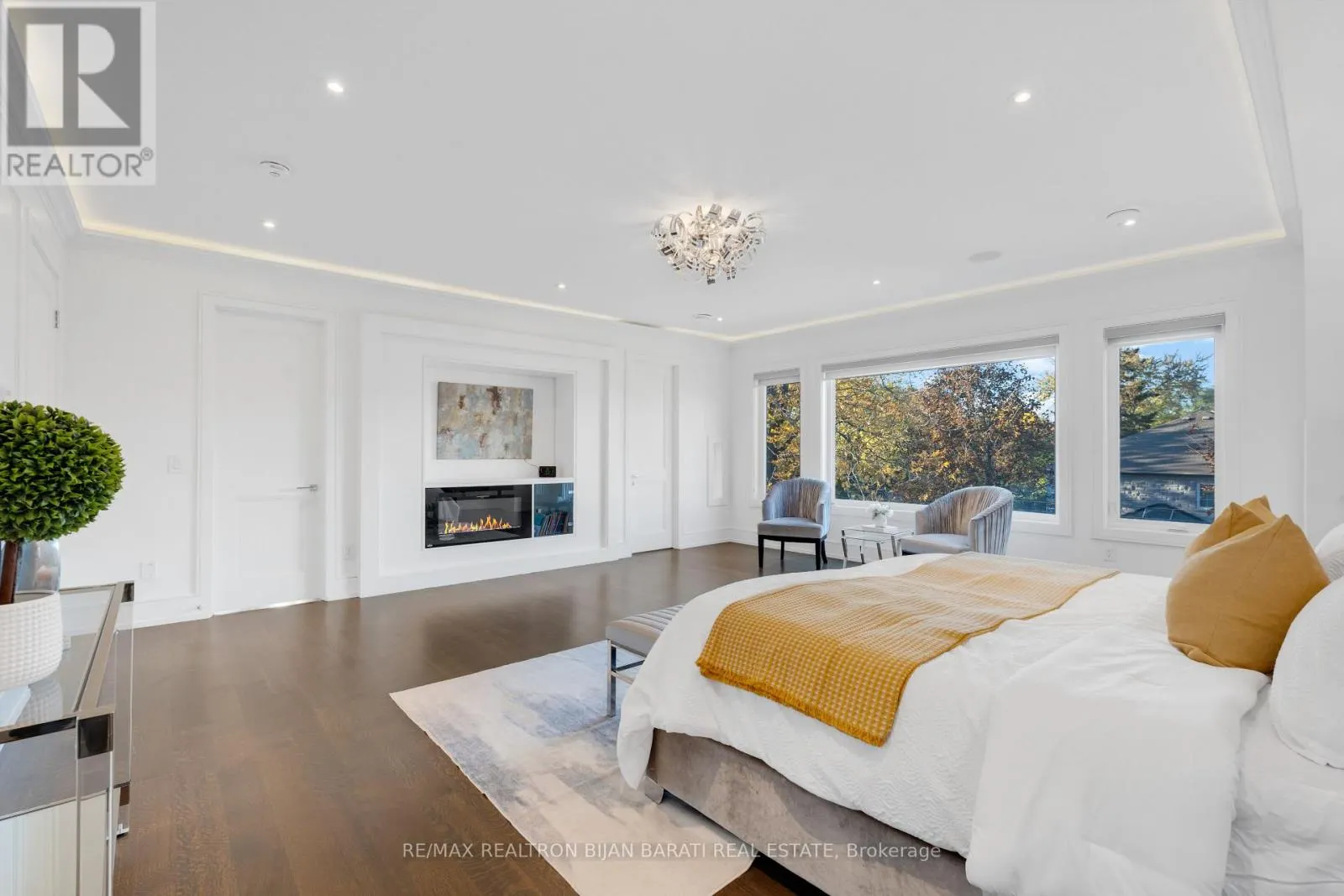 298 HOLLYWOOD AVENUE