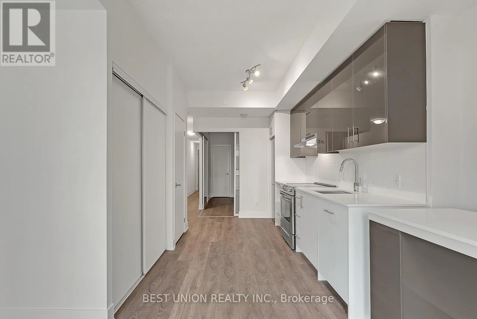 703 - 188 FAIRVIEW MALL DRIVE