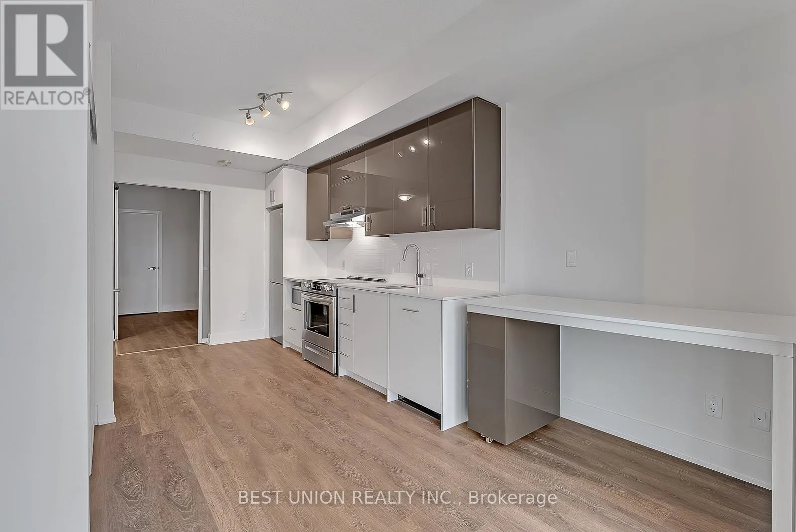 703 - 188 FAIRVIEW MALL DRIVE