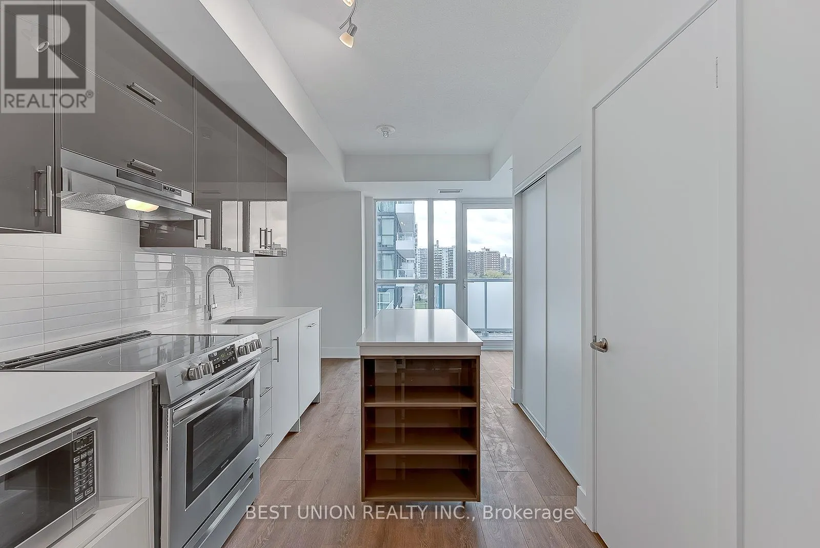 703 - 188 FAIRVIEW MALL DRIVE