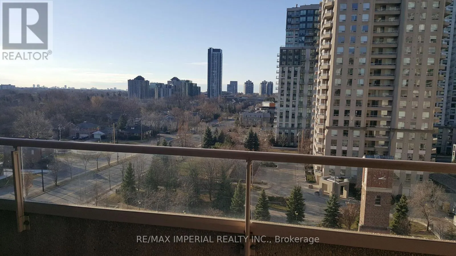 1006 - 35 EMPRESS AVENUE