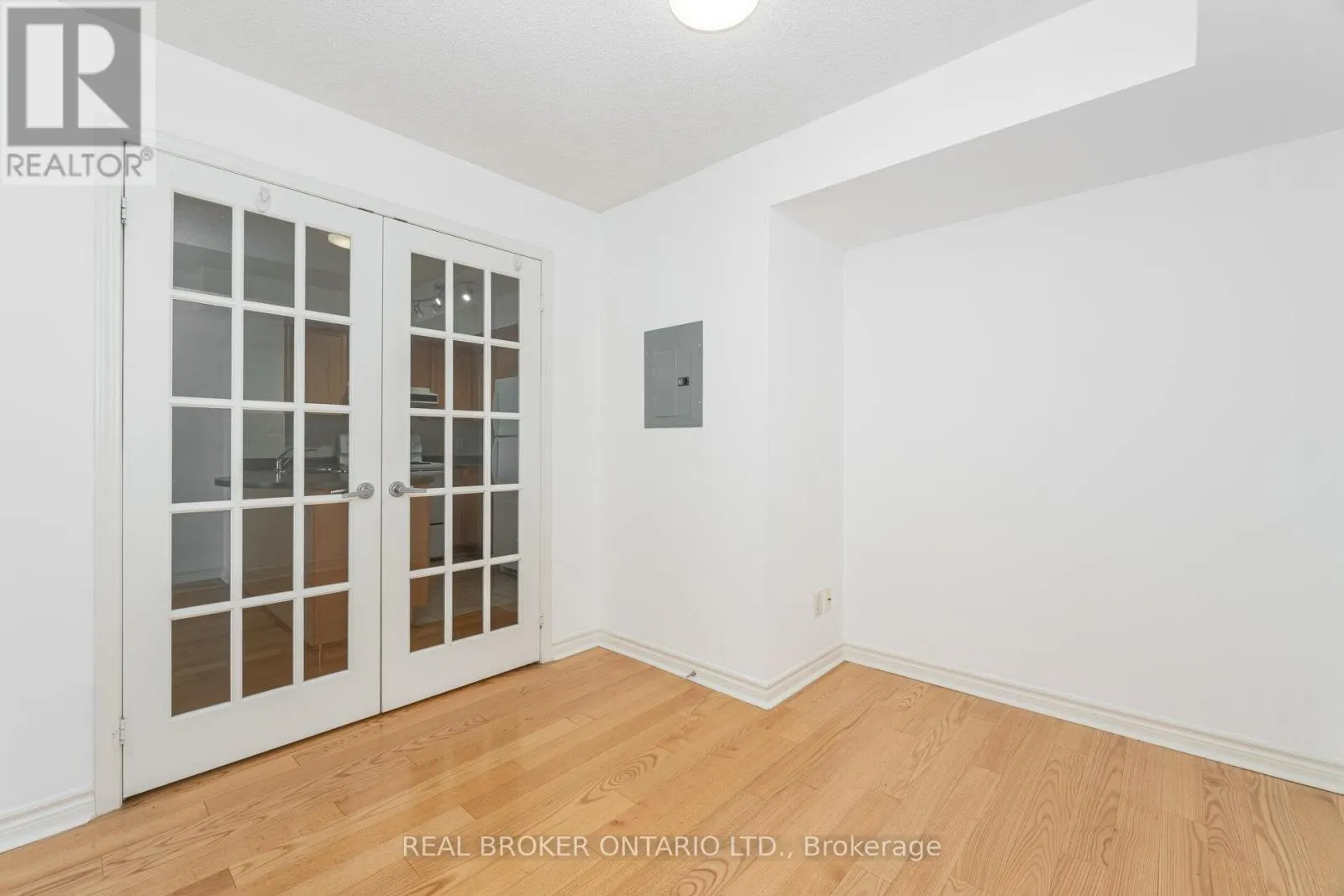 1109 - 17 BARBERRY PLACE