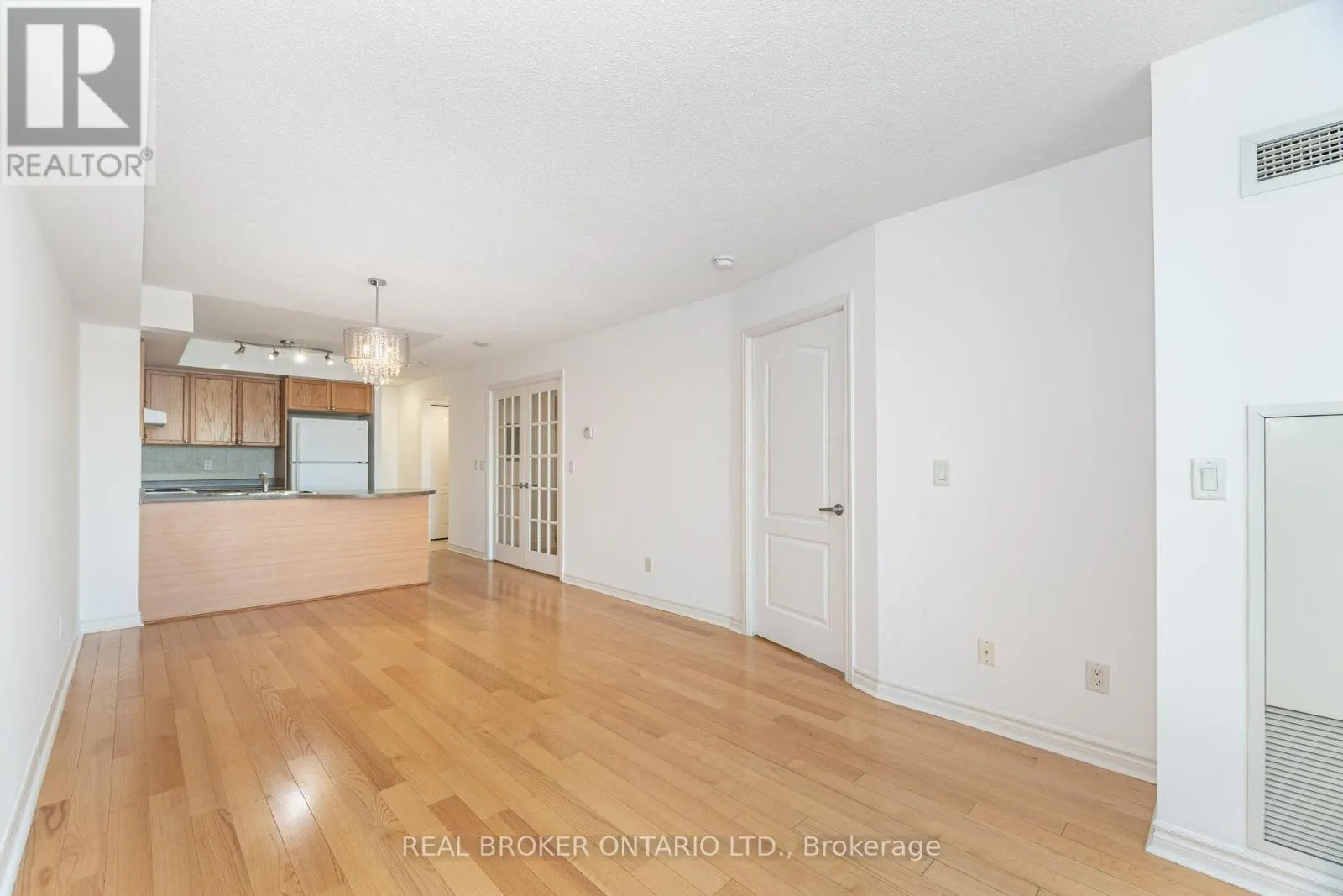 1109 - 17 BARBERRY PLACE