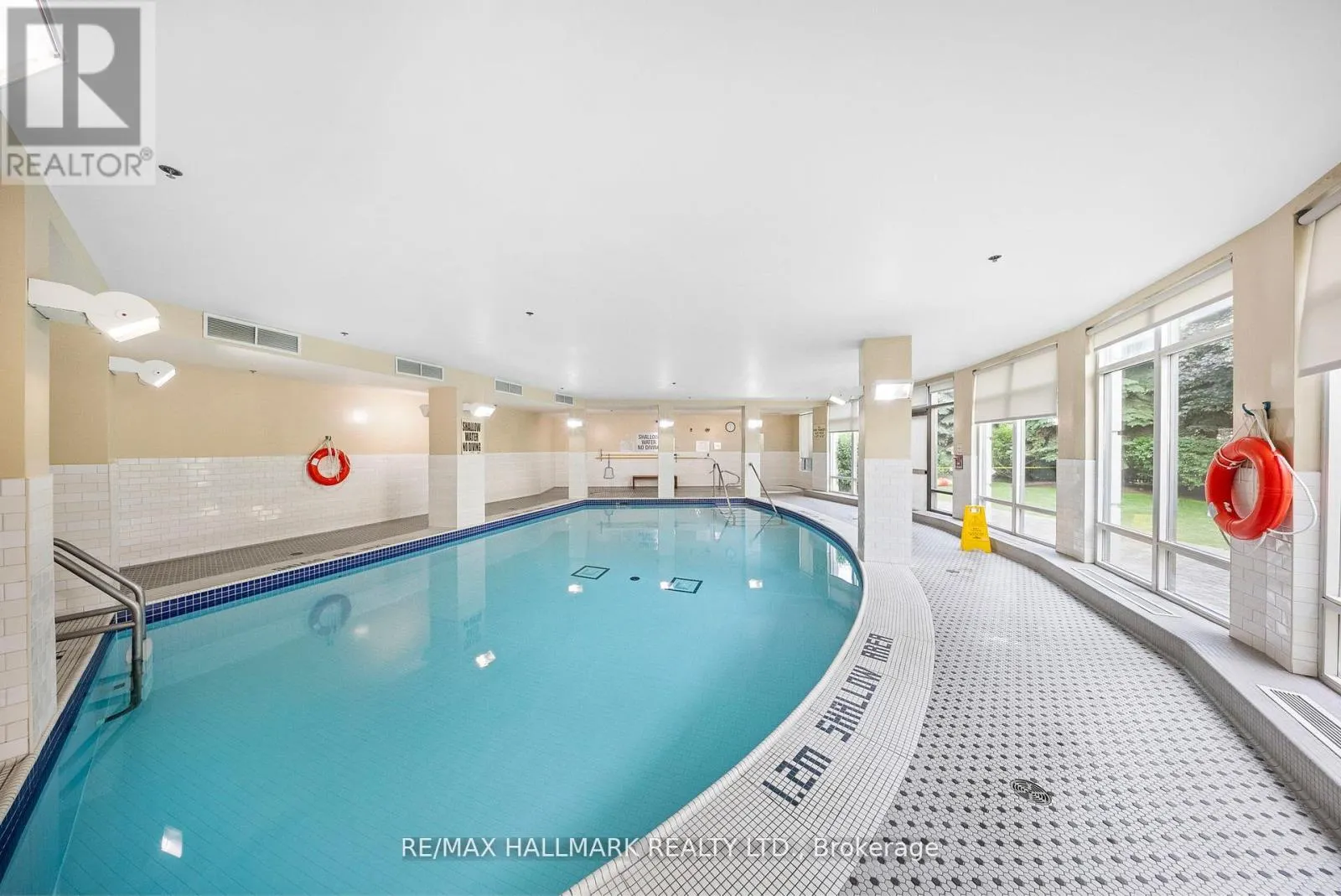 328 - 205 THE DONWAY W