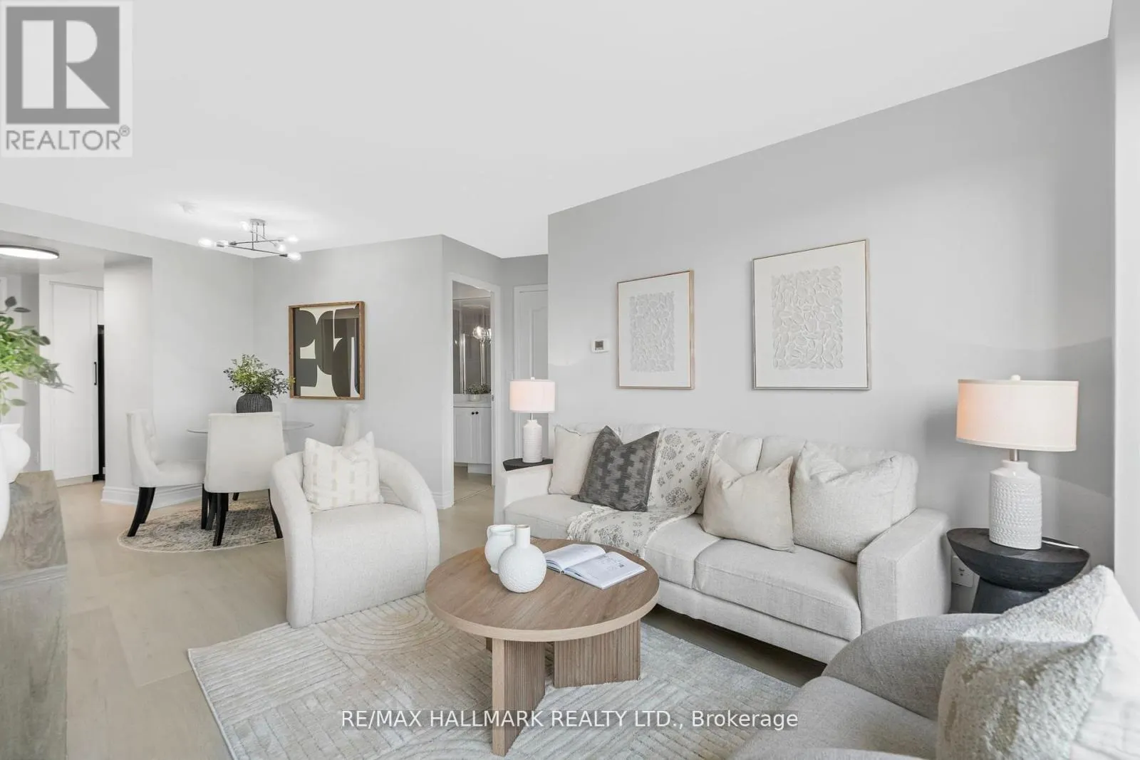 328 - 205 THE DONWAY W