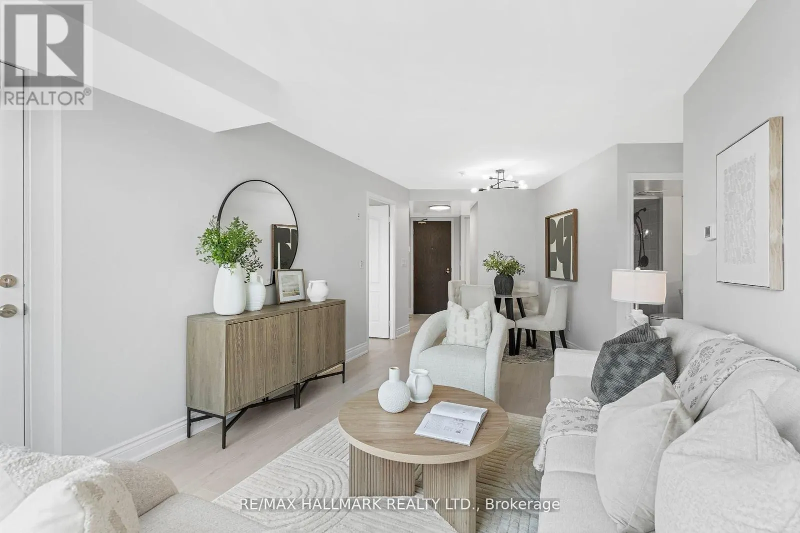 328 - 205 THE DONWAY W