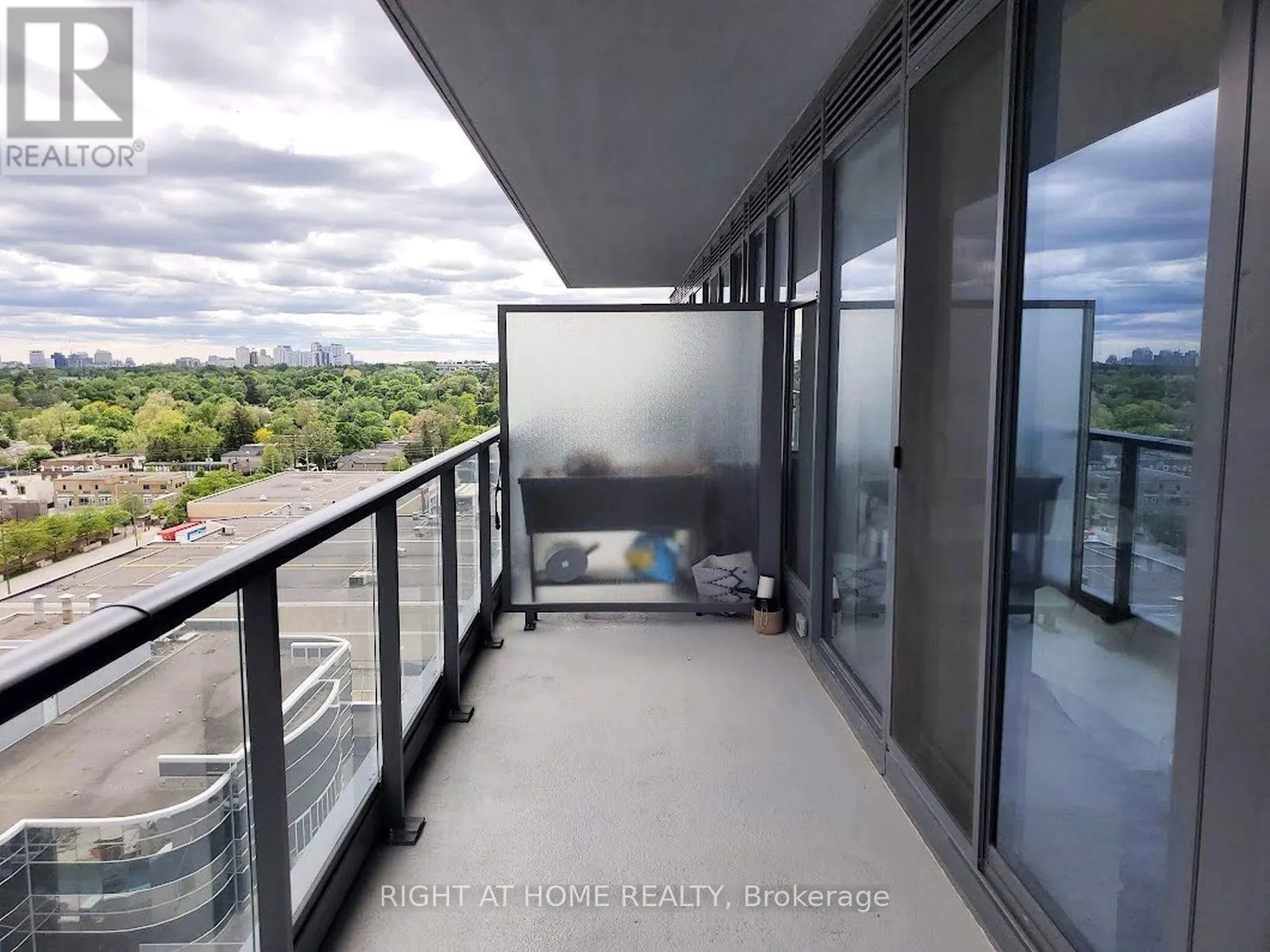 1308 - 33 FREDERICK TODD WAY