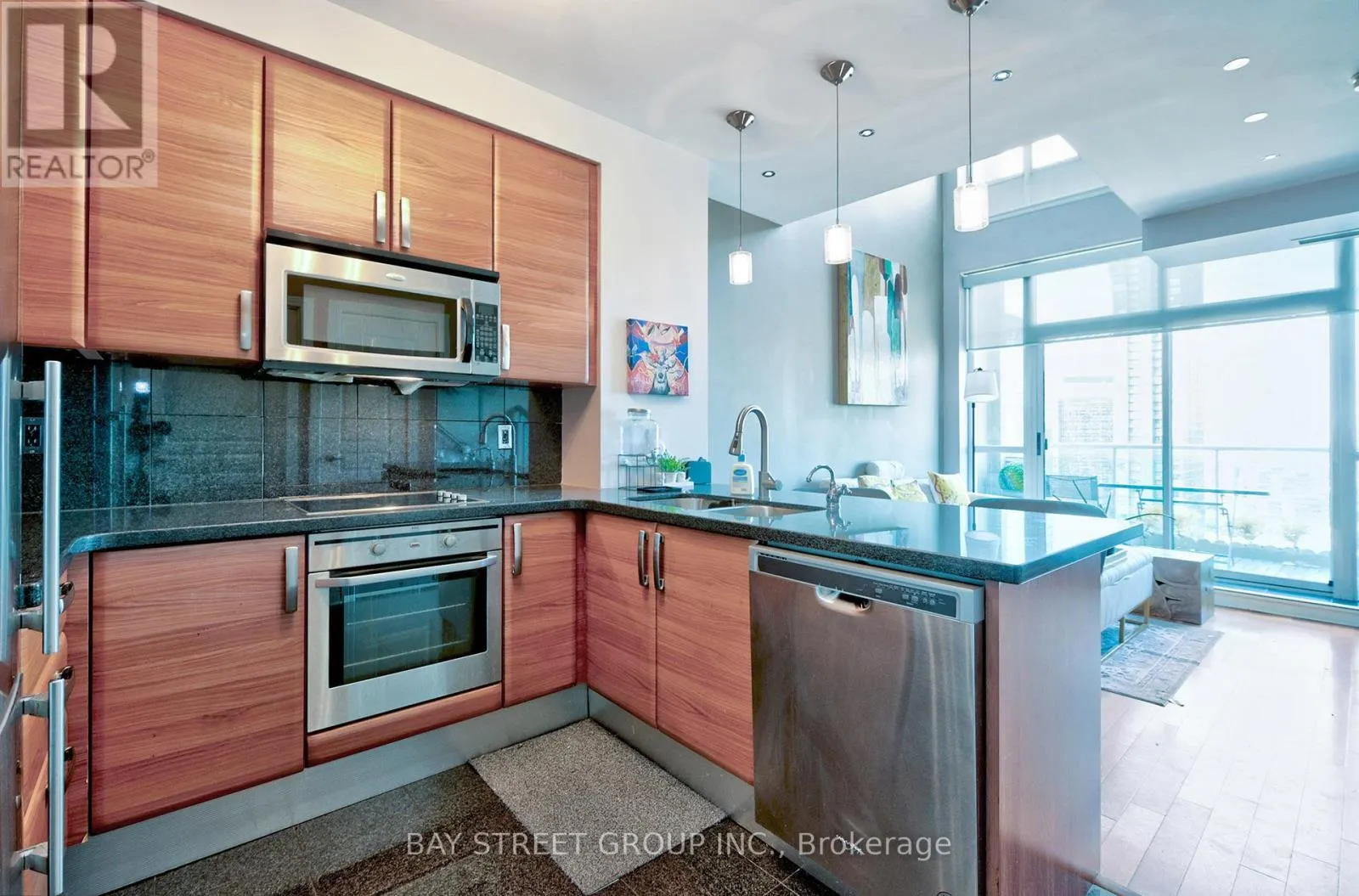 UPH3 - 1 AVONDALE AVENUE