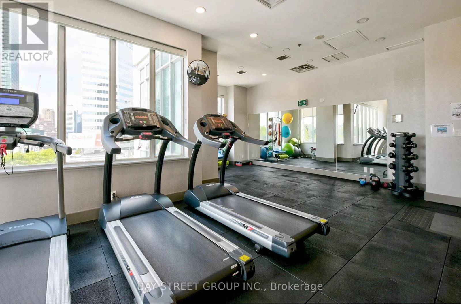 UPH3 - 1 AVONDALE AVENUE