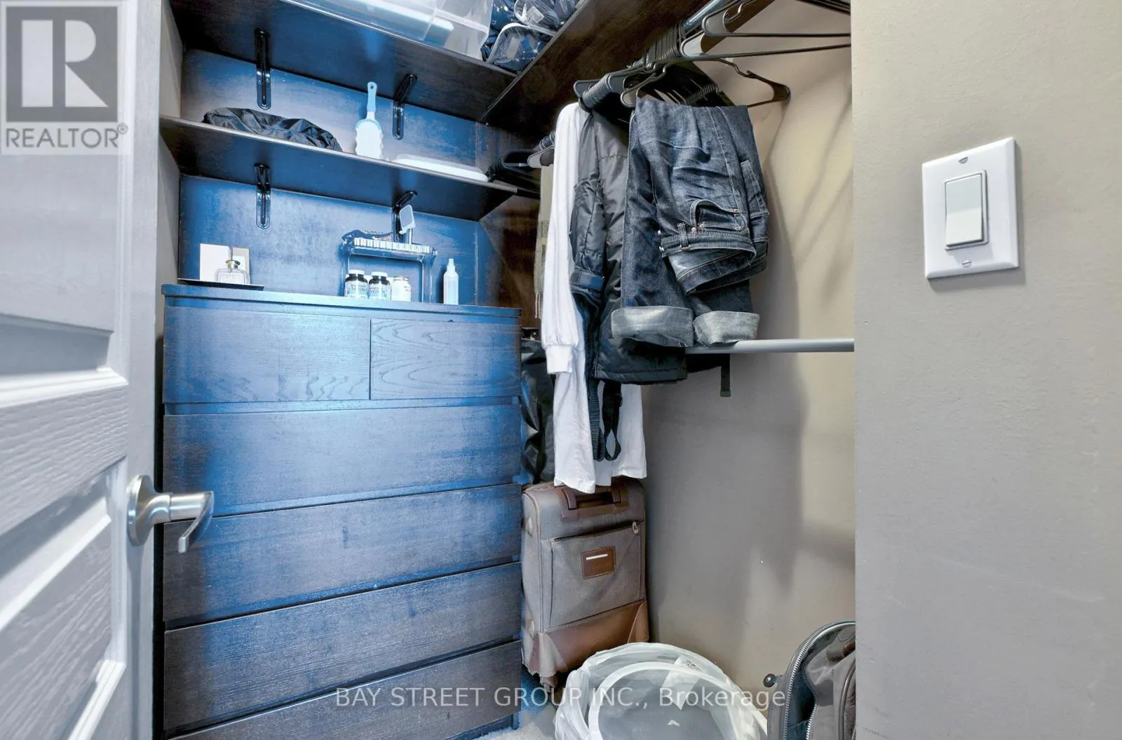 UPH3 - 1 AVONDALE AVENUE