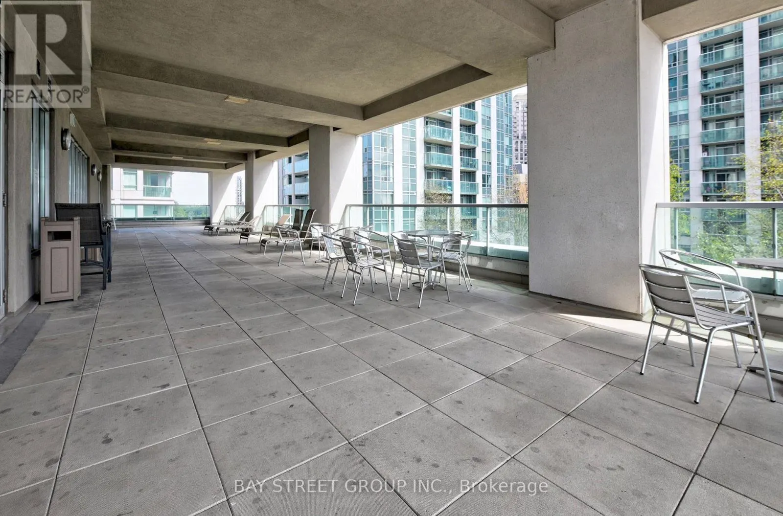 UPH3 - 1 AVONDALE AVENUE