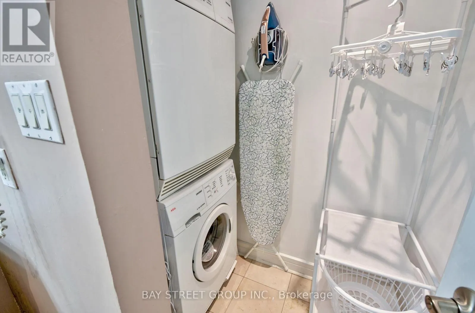 UPH3 - 1 AVONDALE AVENUE