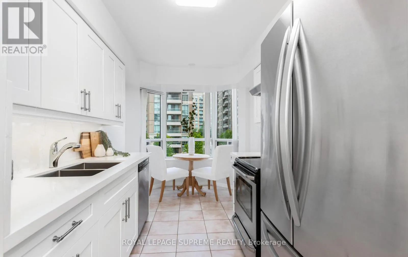 502 - 35 FINCH AVENUE E