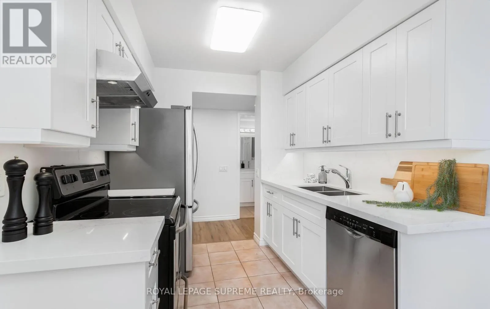 502 - 35 FINCH AVENUE E