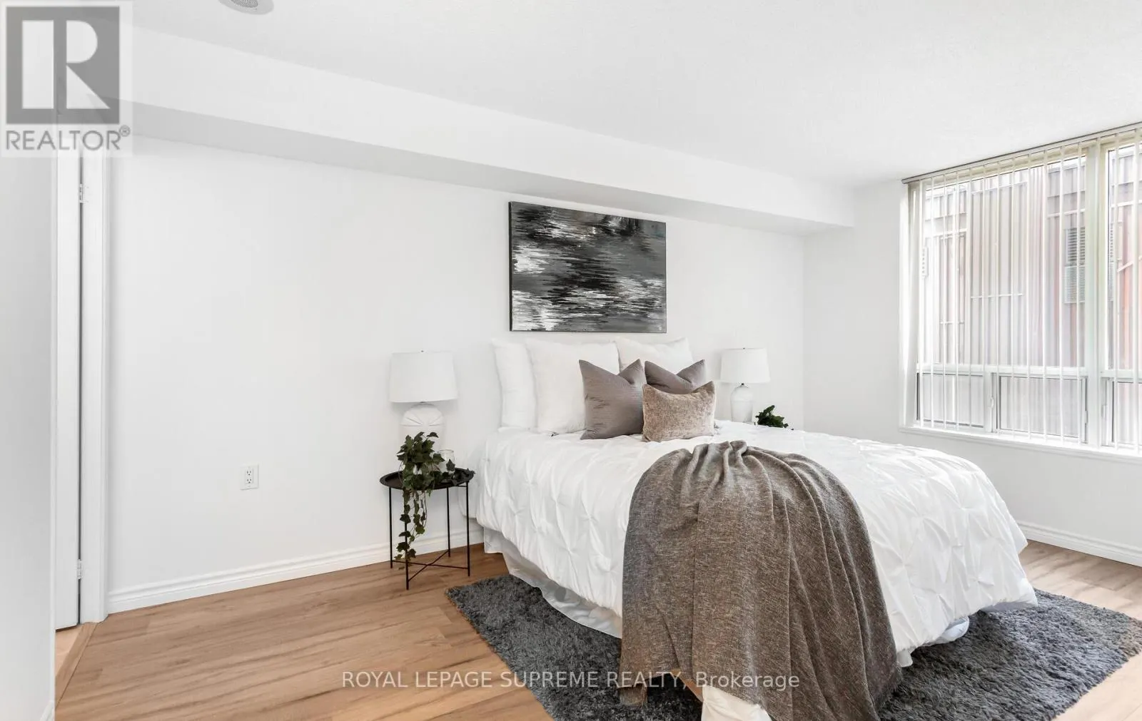 502 - 35 FINCH AVENUE E