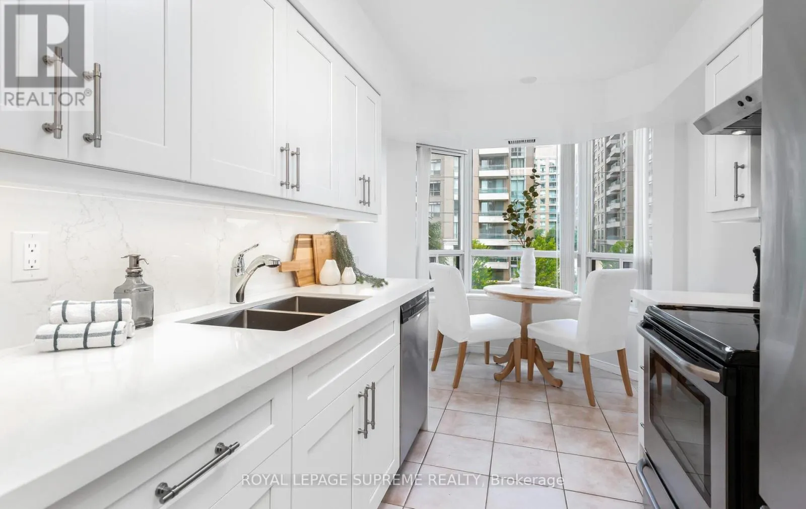 502 - 35 FINCH AVENUE E