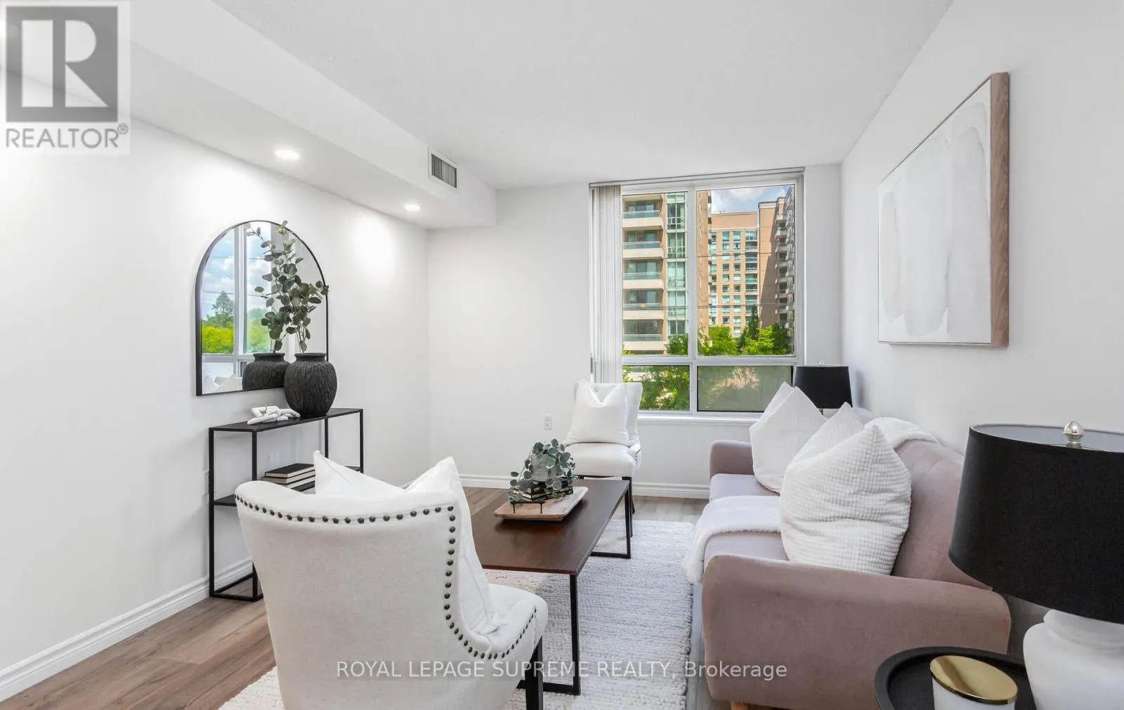 502 - 35 FINCH AVENUE E